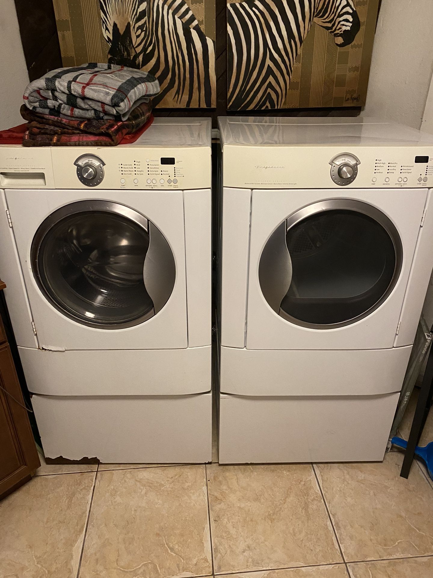 Frigidaire Washer And Dryer 