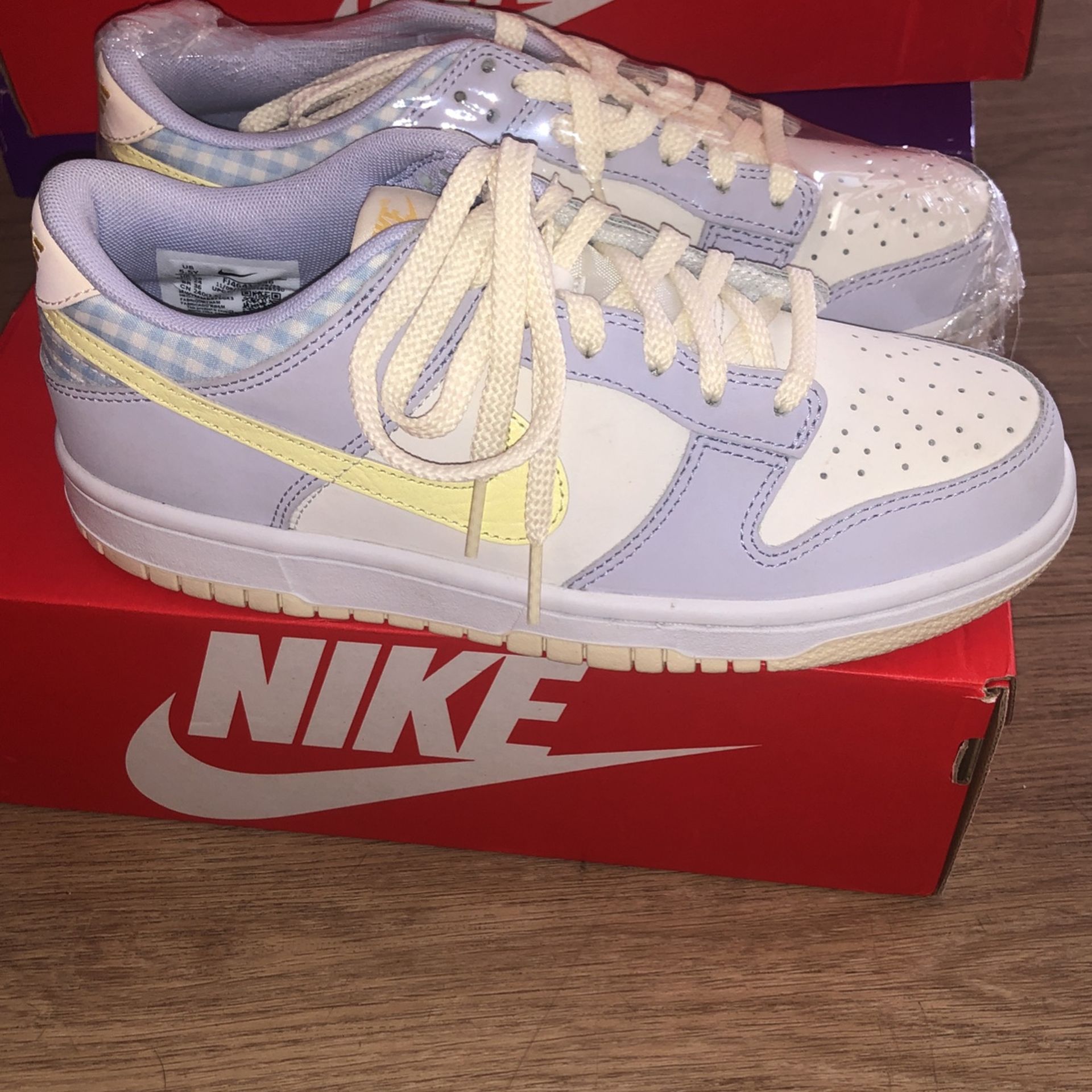 New Nike Dunk Low Easter Bunny 5.5y / 7 Women