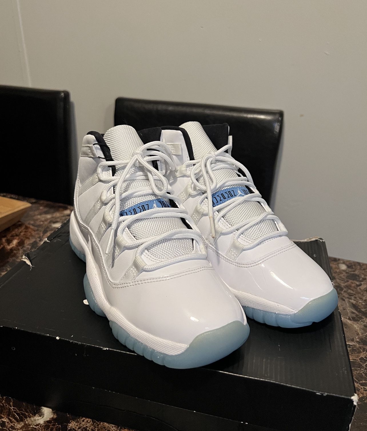 Air Jordan 11 Legend Blue