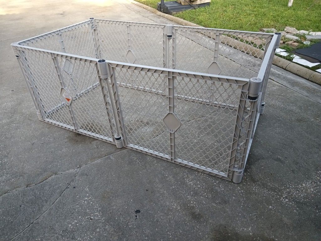North States Superyard 6 Sections Play Pet Small Dog Fence Plastic Indoor/Outdoor