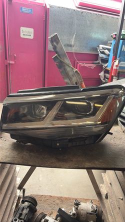 2020-2023 Volkswagen Atlas Base and Cross LH Headlight