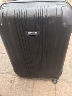 Kenneth Cole Luggage/suitcase
