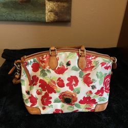 Dooney & Bourke 