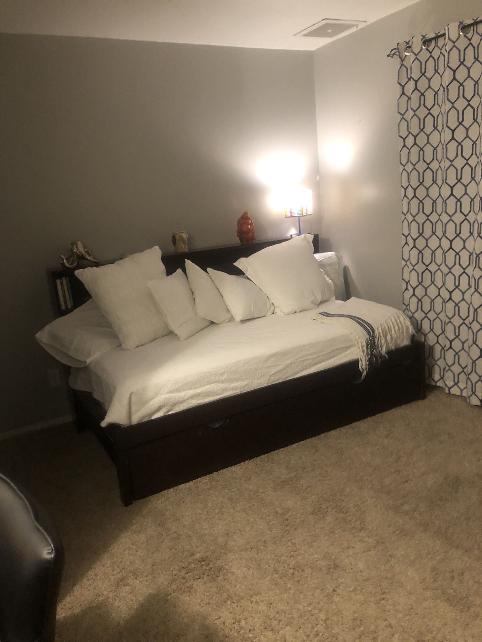 Bookshelf Twin Trundle Bed/2 Twin Beds