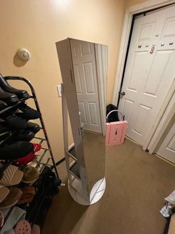 Sohgmic’s Jewelry Case/Mirror
