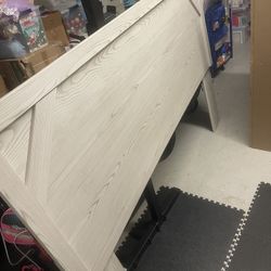 King Bedroom Set (Ashley’s )