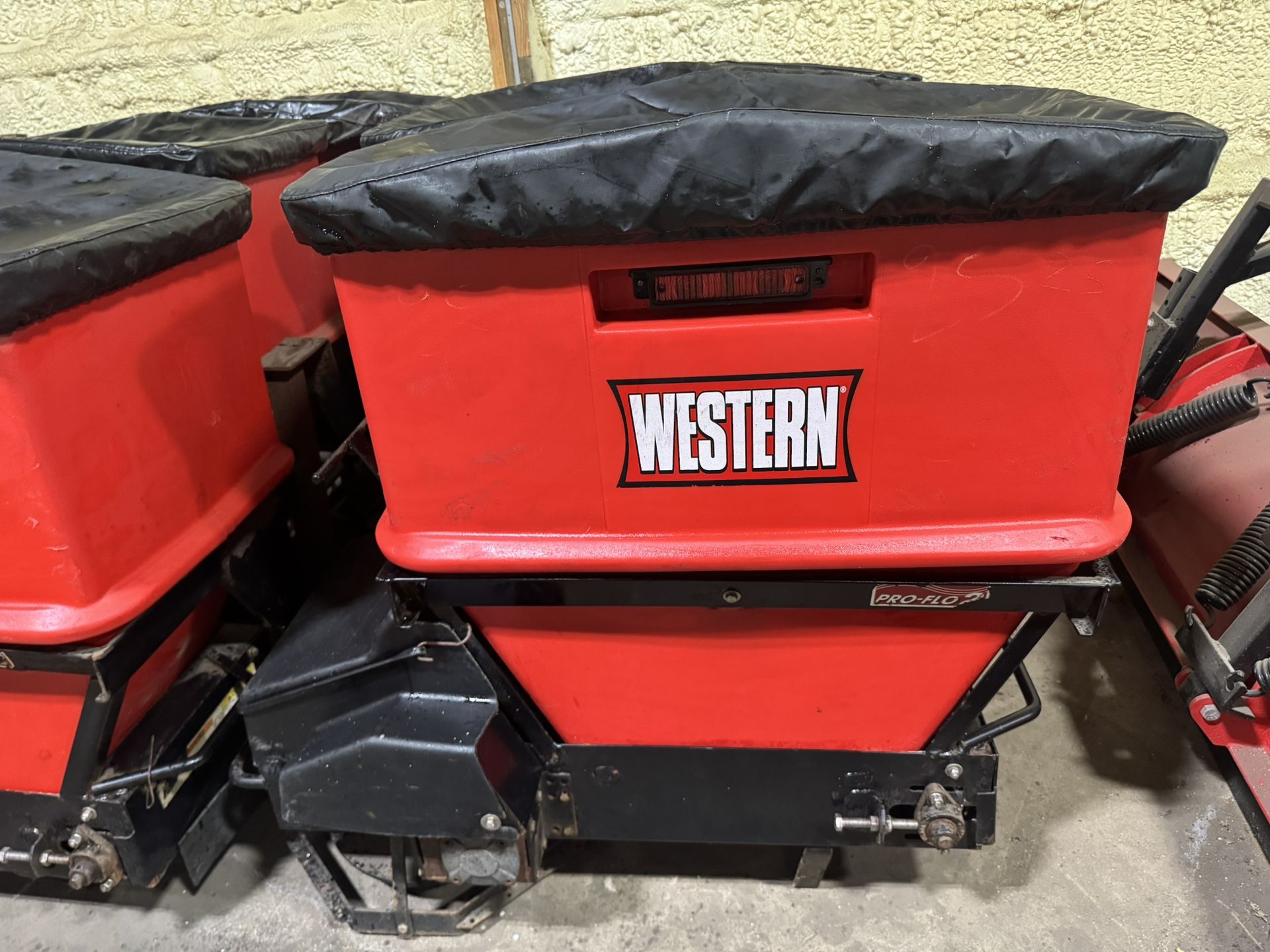 Western 1000 New Tailgate Salt Spreaders Pro Plows Snowex Skid Steer Snow Plows Mvp3 V Plows Prodigy Boss Fisher Saltdogg Bobcat Dump Trucks Trailers
