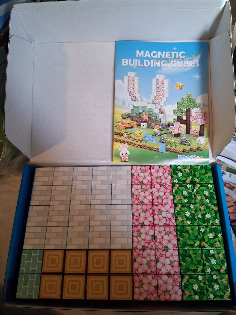 Magnetic Building Cubes