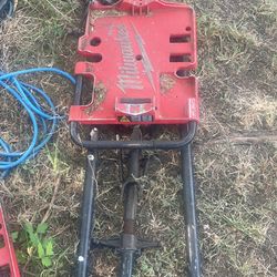Milwaukee Tripod Vise Chain