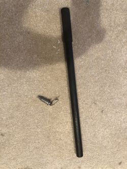 Engine stand handle and locking pin