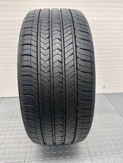 One LikeNew tire Goodyear 235/40/18 91W # 1446