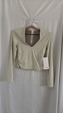 Lululemon (all it takes V-neck LS B-D cup rib nulu) size 6