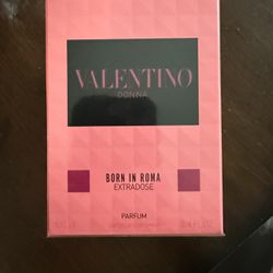 Valentino Extradose Donna Born In Roma