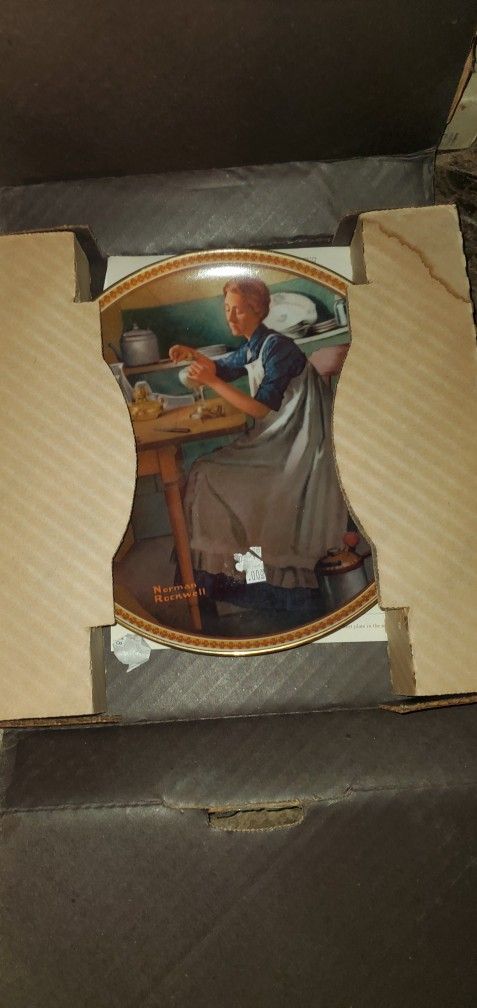 Knowles CHINA PLATES 