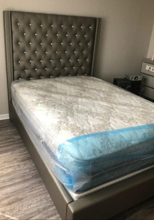 New queen mattress pillowtop and box spring BED FRAME IS NOT INCLUDED