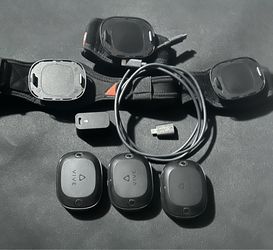 VIVE ULTIMATE TRACKERS/STRAPS