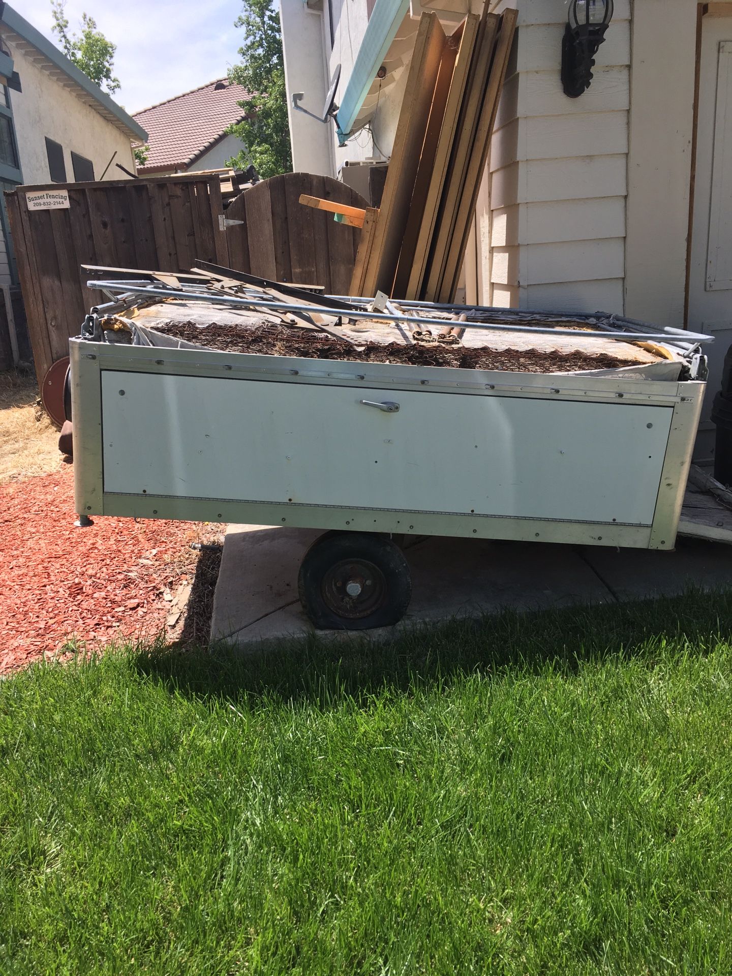 Heilite camper trailer