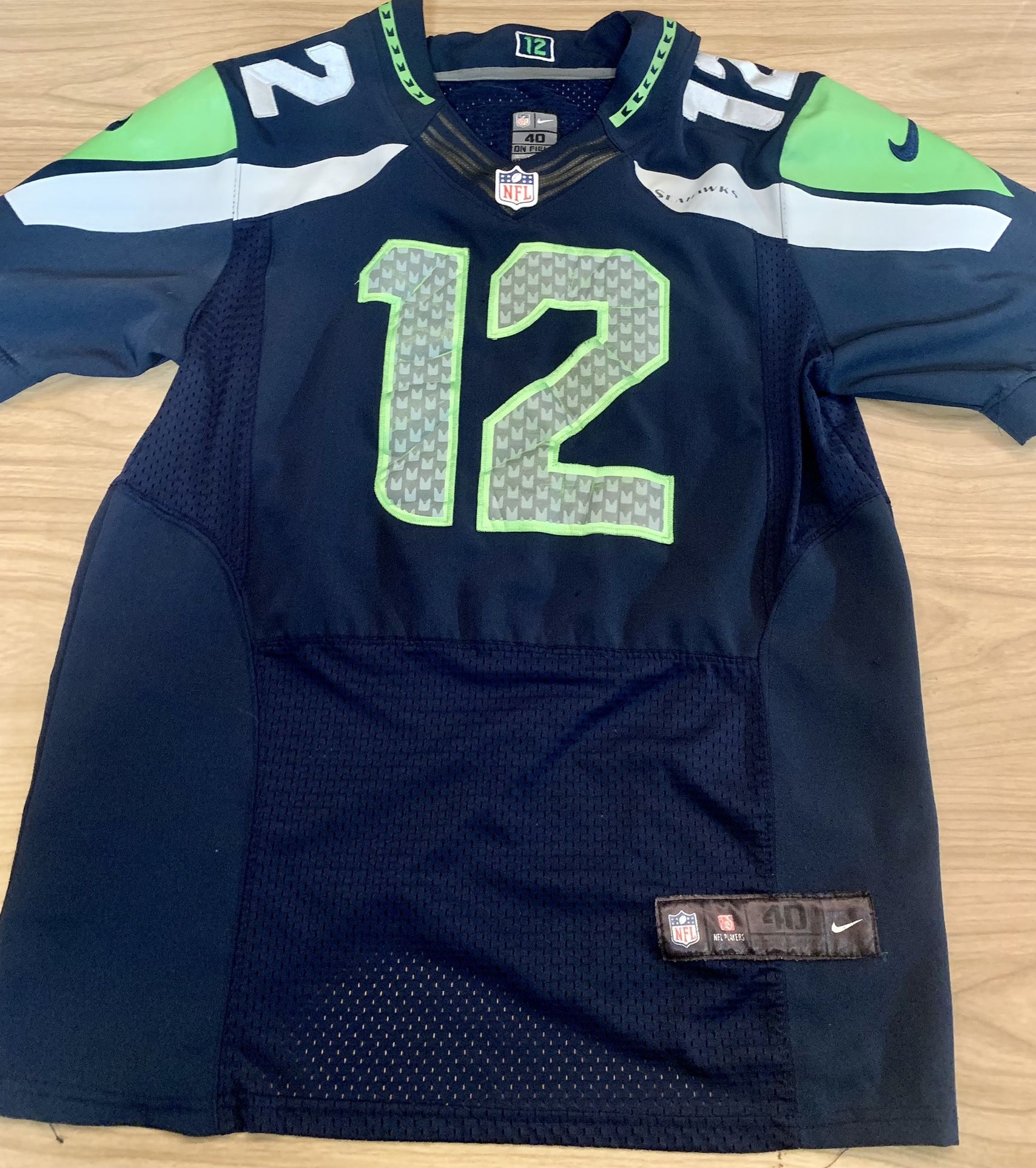 Authentic Fully Stitched Seattle Seahawks #12 Fan Jersey. Nike On Field Size 40!!!! Well Worn!