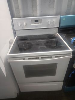 Whirlpool White Electric Range Stove