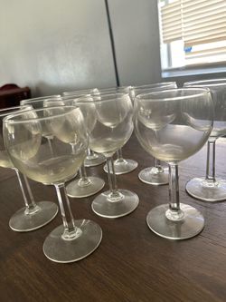 10 Wine Glasses Short Wine Tavern Goblets Lot of 10