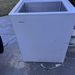 Midea Chest Frezzer 7 Cu Ft