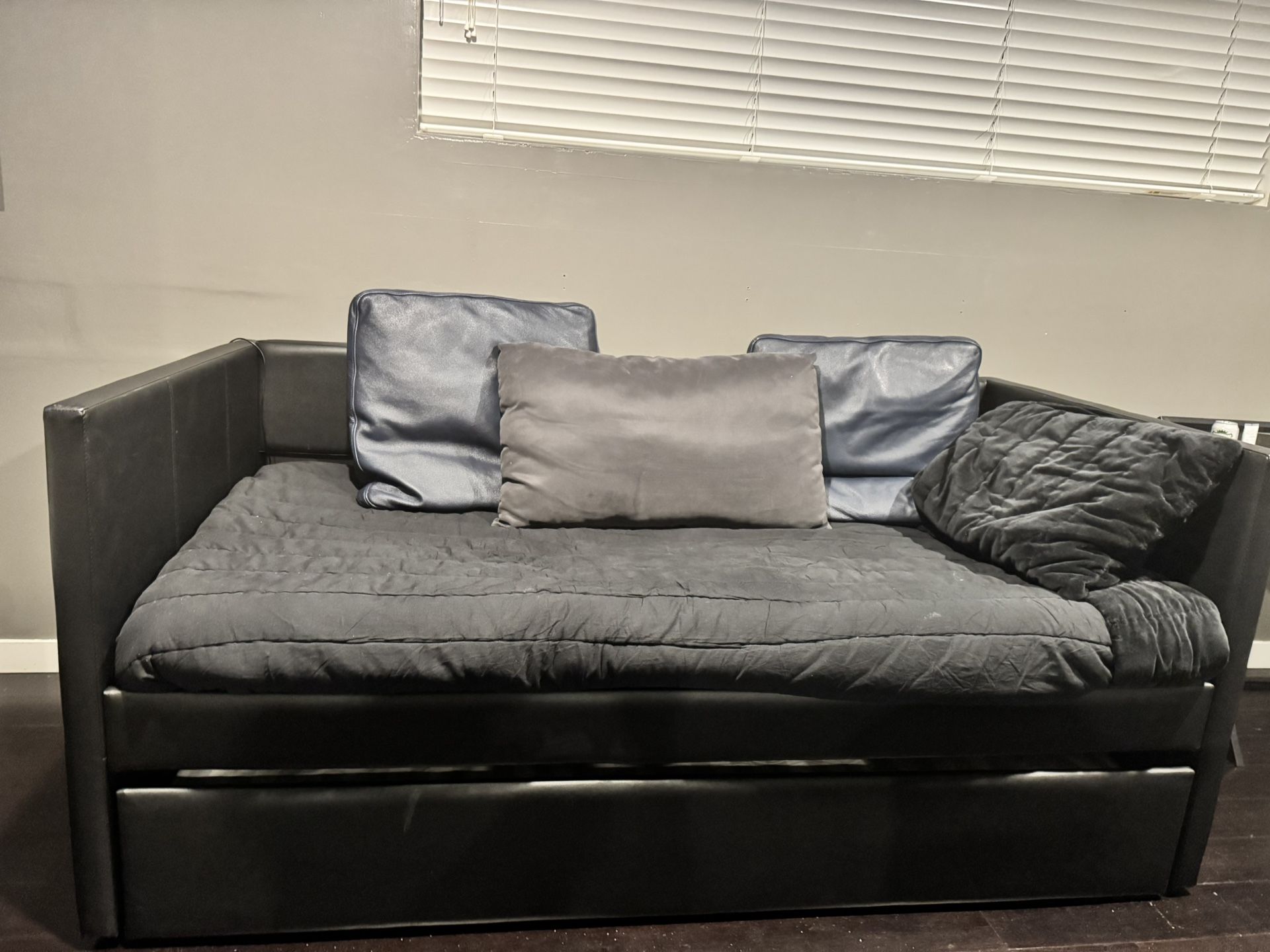  Double-Size Sofa Bed with Trundle