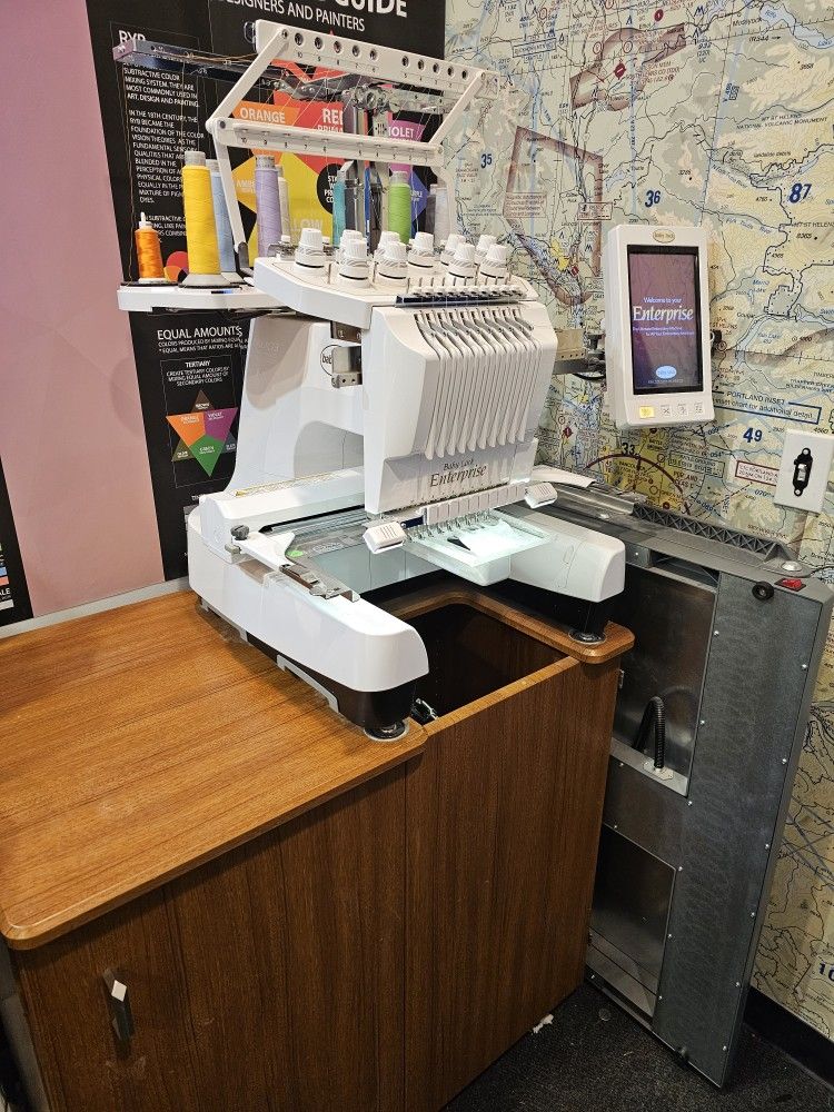 10 Needle Embroidery Machine With Cabinet