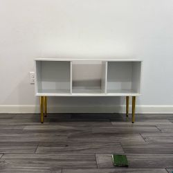 Child Organizer With Legs 