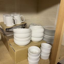 Pfaltzgraff 40 +. Piece Dinnerware Set