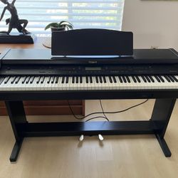 Roland Digital Piano - KR-75