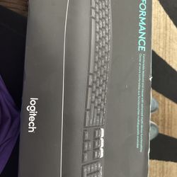 Logitech MK850. Keyboard Mouse