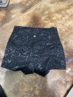 Lululemon Black Printed high waisted Athletic Shorts size 0