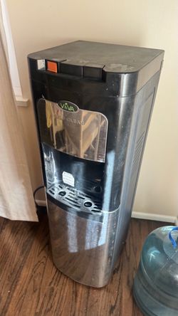 Viva water dispenser - self cleaning.