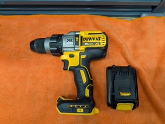 DeWalt 1/2" Hammer Drill DCD996 With Battery Like New