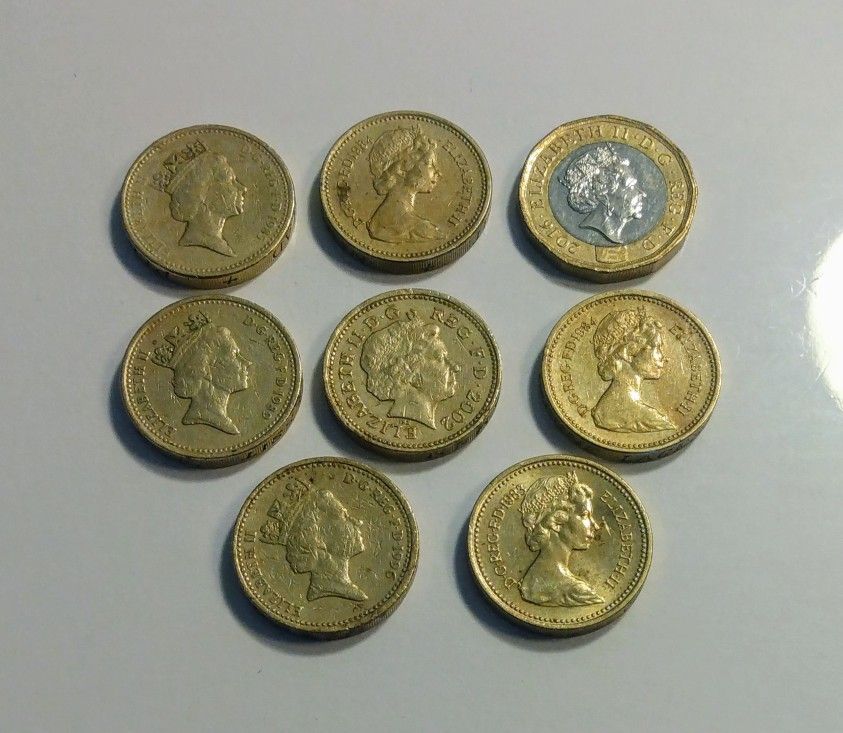 8- Great Britain 1 Pound Sterling Coins - Elizabeth II - For Collecting