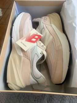 New valance 990 running shoes