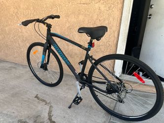 Infinity Hybrid Bike 700c – Disc Brakes – Great Condition