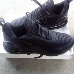 Nike Air 270 Size 10.5 