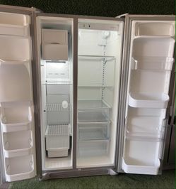 FRIGIDAIRE REFRIGERATOR