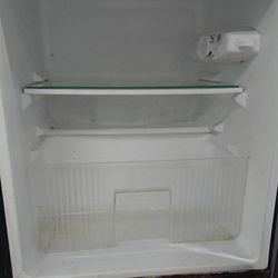 Mini 3.2 Cu Ft fridge 