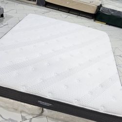 King Sizes Mattress And Box Spring 