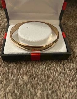 10k 10mm gold bangle