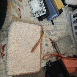 Universal Thread Wristlet