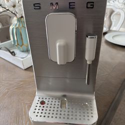 SMEG fully automated coffee machine 