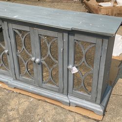 TRADITIONAL 4-DOOR ACCENT CHEST