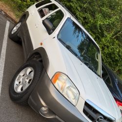 2004 Mazda Tribute