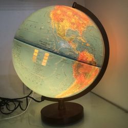 Vintage Lighted Globe / World 