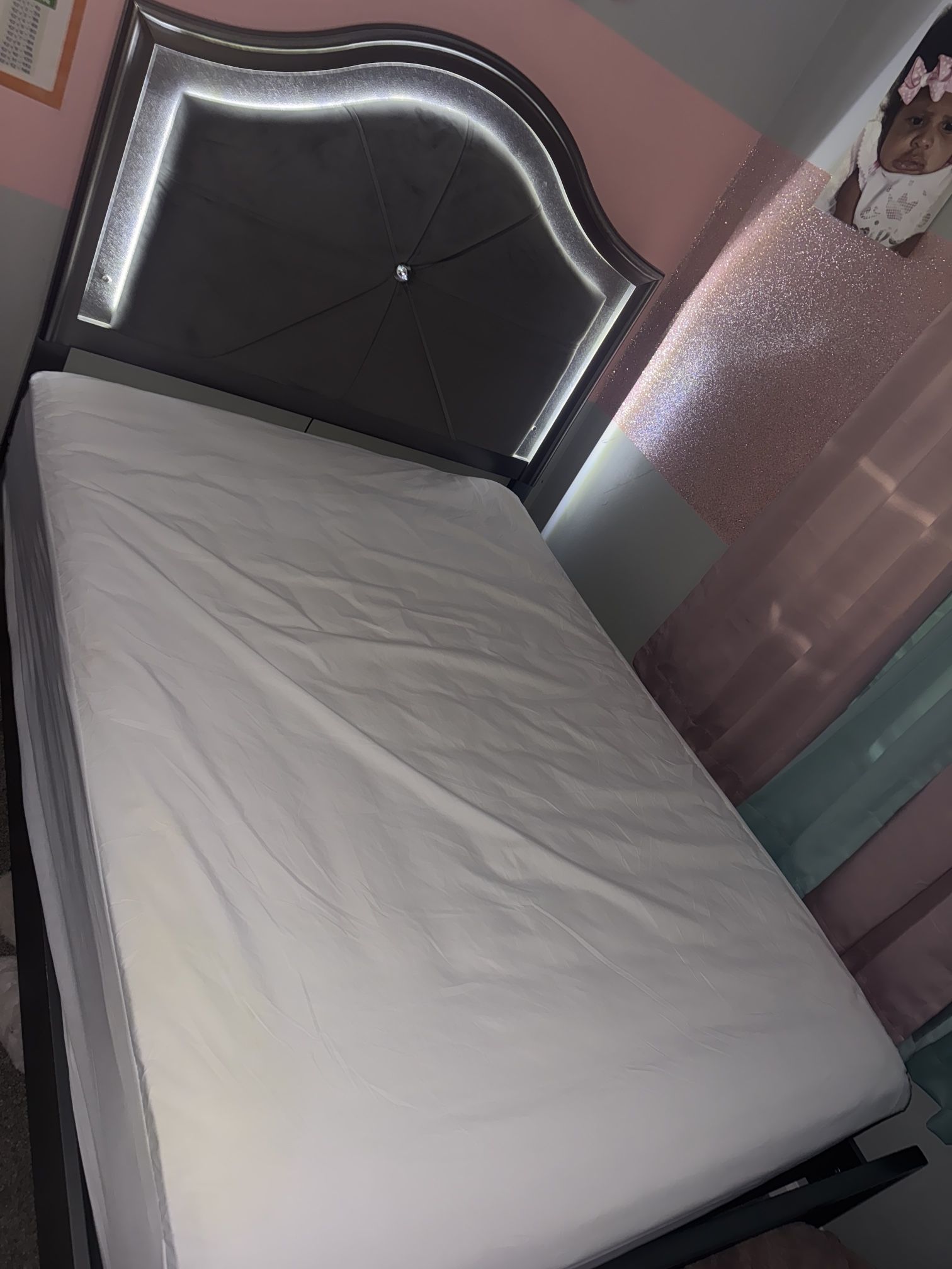 GREAT CONDITION LED BEDROOM SET