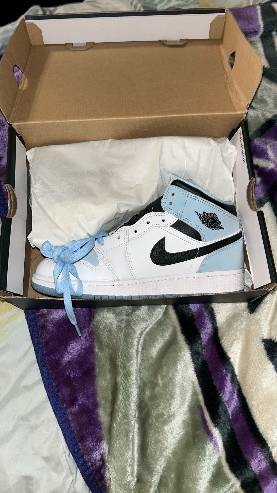 Air Jordan 1 Mid SE “Ice Blue” – Size 5.5Y BRAND NEW