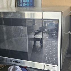 Bosch Microwave 17L x 24W x 14H